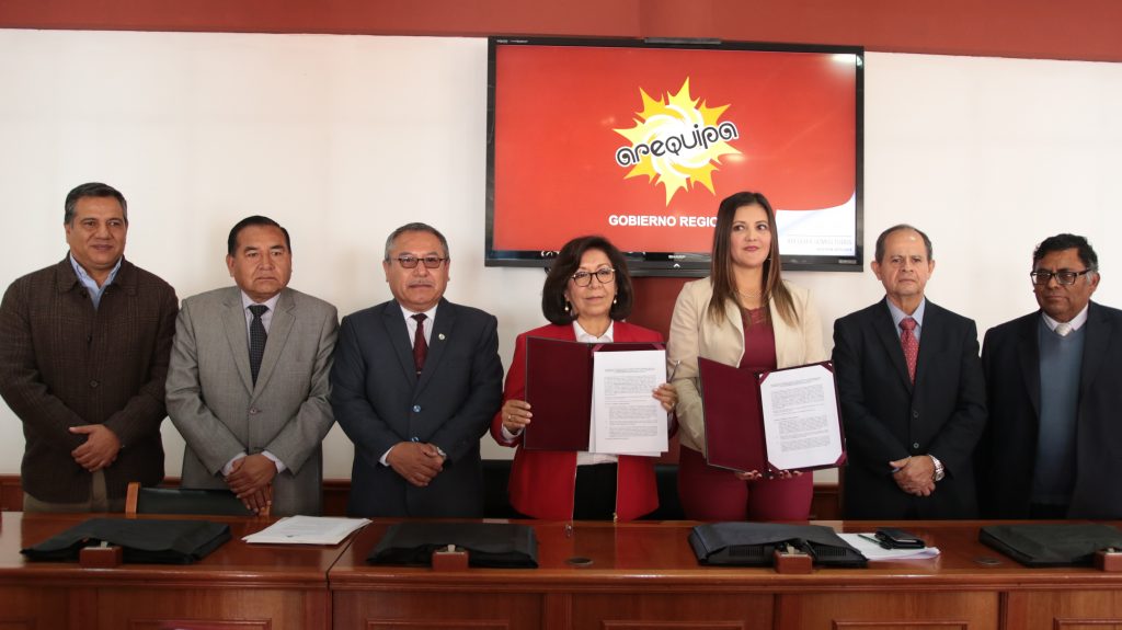 Alianza por la educación entre GORE Arequipa y Zafranal.
